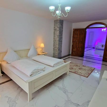Hotel Casa Avram Sucevita Exteriér fotografie