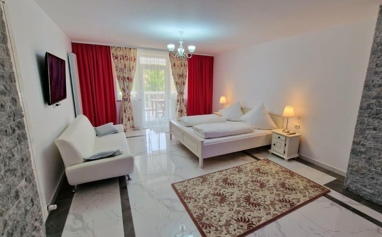 Hotel Casa Avram Sucevita Exteriér fotografie