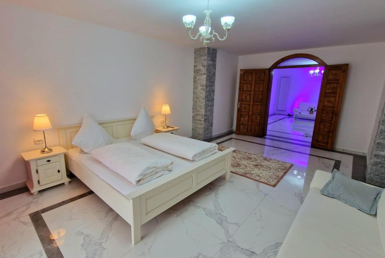 Hotel Casa Avram Sucevita Exteriér fotografie