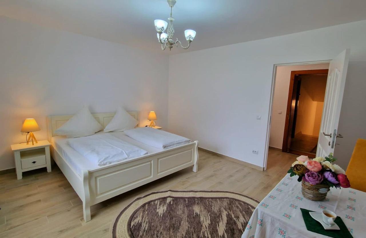 Hotel Casa Avram Sucevita Exteriér fotografie