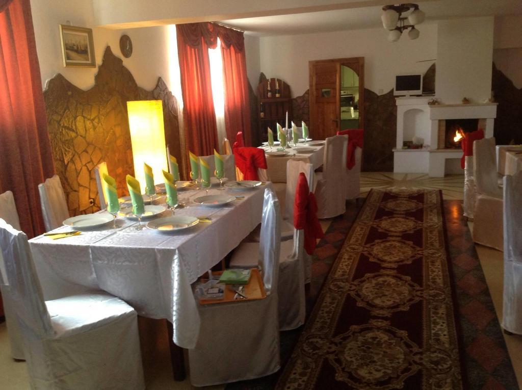 Hotel Casa Avram Sucevita Exteriér fotografie
